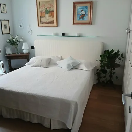 A In The 'borgo' דירה